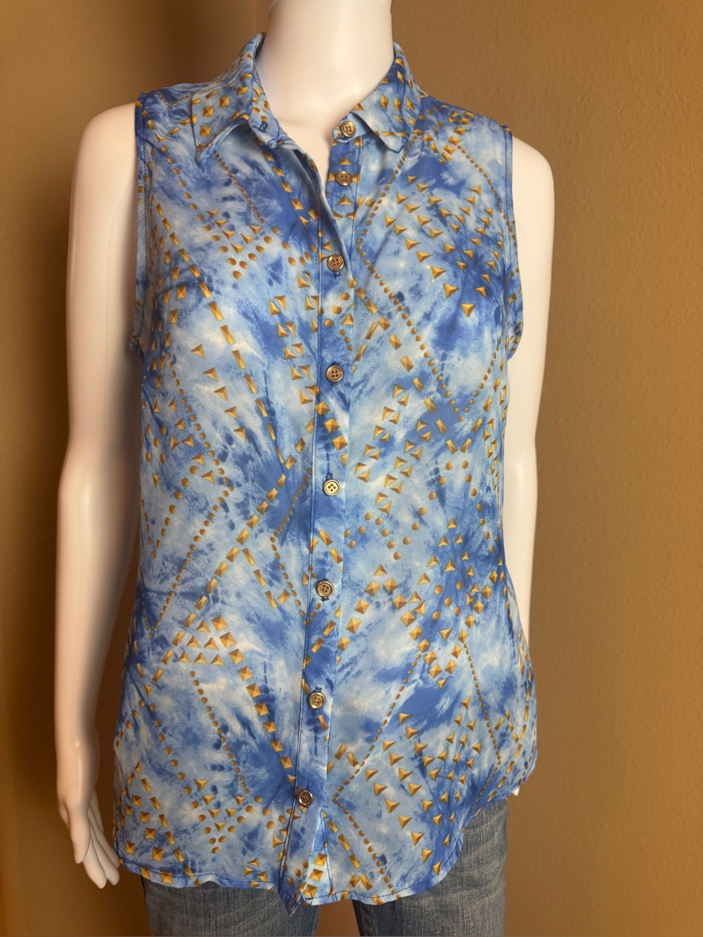 Romeo & Juliet Couture Blue Patterned Sleeveless Button Down Sz. S NWT